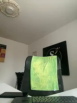 Snapshot of AndyCalifornia1 chatting on October 11, 2025, 1:01 pm AndyCalifornia1 online show from October 11, 2025, 1:01 pm