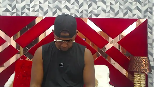 Snapshot of AndyCalifornia1 chatting on November 9, 2025, 2:43 pm AndyCalifornia1 online show from November 9, 2025, 2:43 pm