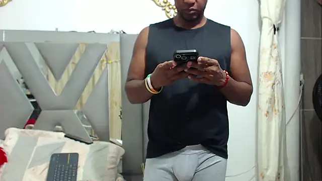 Snapshot of AndyCalifornia1 chatting on October 31, 2025, 12:46 pm AndyCalifornia1 online show from October 31, 2025, 12:46 pm