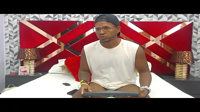 Snapshot of AndyCalifornia1 chatting on November 8, 2025, 2:42 pm AndyCalifornia1 online show from November 8, 2025, 2:42 pm