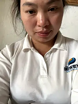 Snapshot of Nhung584 chatting on October 7, 2025, 8:04 am Nhung584 online show from October 7, 2025, 8:04 am