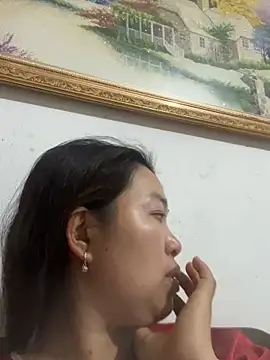 Snapshot of Nhung584 chatting on October 26, 2025, 1:11 pm Nhung584 online show from October 26, 2025, 1:11 pm