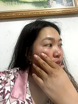 Snapshot of Nhung584 chatting on November 5, 2025, 1:25 pm Nhung584 online show from November 5, 2025, 1:25 pm