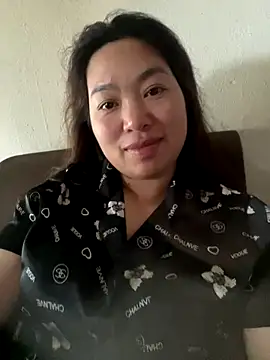 Snapshot of Nhung584 chatting on November 8, 2025, 8:18 am Nhung584 online show from November 8, 2025, 8:18 am