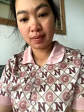 Snapshot of Nhung584 chatting on November 3, 2025, 1:22 am Nhung584 online show from November 3, 2025, 1:22 am