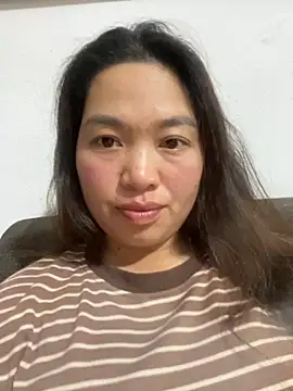 Snapshot of Nhung584 chatting on October 30, 2025, 2:25 pm Nhung584 online show from October 30, 2025, 2:25 pm