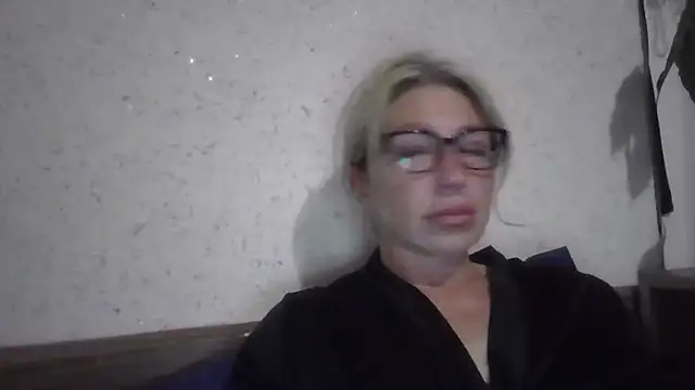 Snapshot of fox_red_lady7 chatting on June 3, 2026, 8:24 pm fox red lady7 online show from June 3, 2026, 8:24 pm