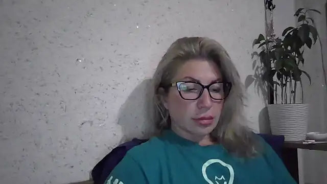 fox red lady7 online show from November 15, 2025, 5:50 pm