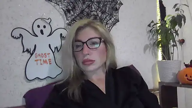 fox red lady7 online show from October 27, 2025, 7:04 pm