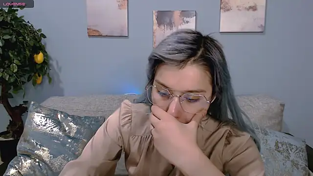 SophieAsh online show from October 2, 2025, 7:12 am