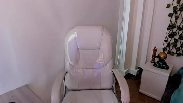 Nathaly ds online show from January 14, 2026, 7:17 pm