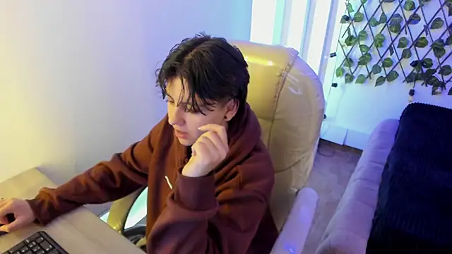 Nathaly ds online show from October 13, 2025, 7:26 pm