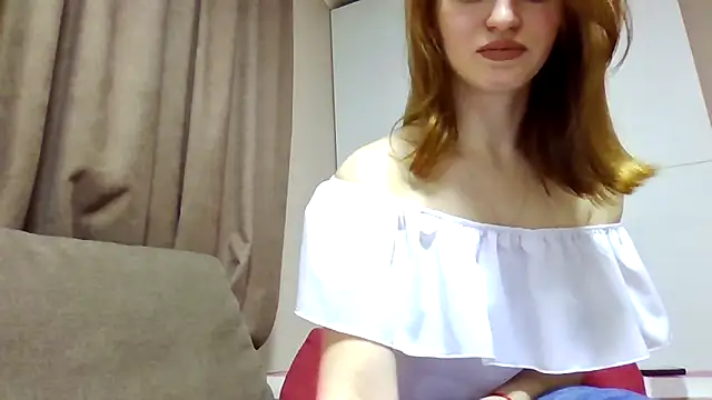 Requellia online show from October 31, 2025, 9:54 pm