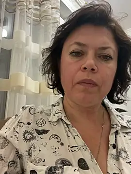 Kiravix online show from November 13, 2025, 7:40 pm