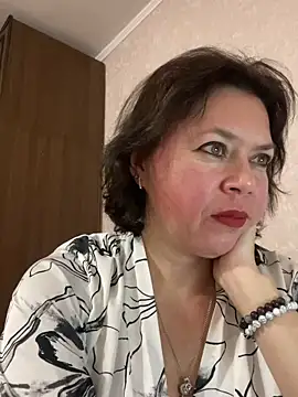 Kiravix online show from November 30, 2025, 7:25 pm