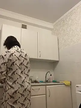 Kiravix online show from October 8, 2025, 3:02 pm