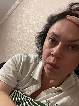 Kiravix online show from October 13, 2025, 8:21 pm