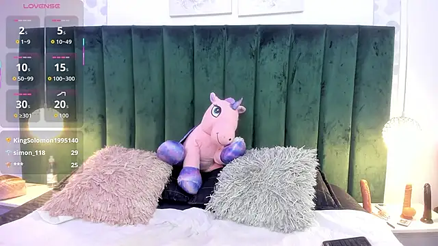 Snapshot of PaulinaGame chatting on September 19, 2025, 7:29 pm PaulinaGame online show from September 19, 2025, 7:29 pm