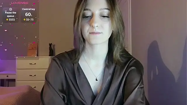 white liillyy online show from April 7, 2026, 9:38 pm