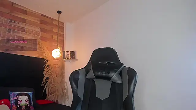 Emily brown04 online show from October 24, 2025, 1:10 pm