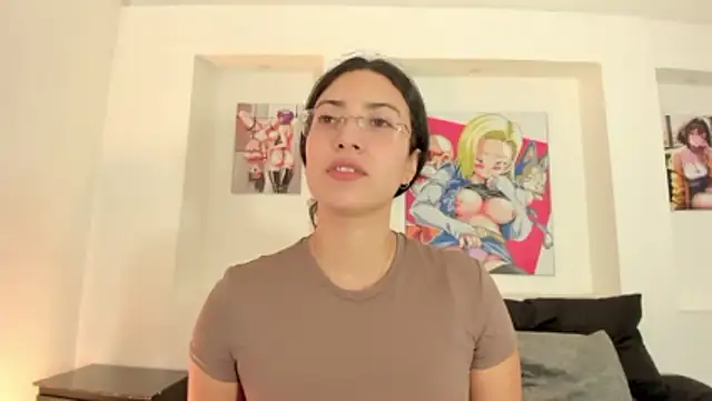 victoria flores1 online show from April 23, 2026, 8:32 pm