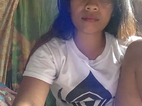 Snapshot of precious_lyn chatting on October 17, 2025, 3:32 am precious lyn online show from October 17, 2025, 3:32 am