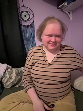 Snapshot of KadiSparkle chatting on February 1, 2026, 2:21 am KadiSparkle online show from February 1, 2026, 2:21 am