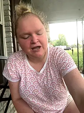 Snapshot of KadiSparkle chatting on September 23, 2025, 12:45 pm KadiSparkle online show from September 23, 2025, 12:45 pm