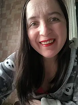 Snapshot of EvelinCutex chatting on February 18, 2026, 8:55 am EvelinCutex online show from February 18, 2026, 8:55 am