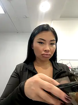Mia stepMOM online show from October 5, 2025, 6:26 am