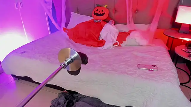 Karol Pagee online show from October 24, 2025, 4:00 am