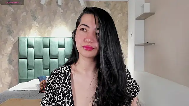 Saya Amaretto1 online show from November 13, 2025, 8:35 pm