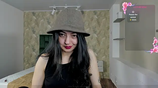 Saya Amaretto1 online show from December 5, 2025, 7:45 pm