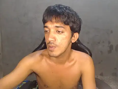 RowyCam online show from December 5, 2025, 9:52 am