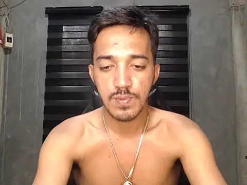 Snapshot of RowyCam chatting on September 14, 2025, 6:47 am RowyCam online show from September 14, 2025, 6:47 am