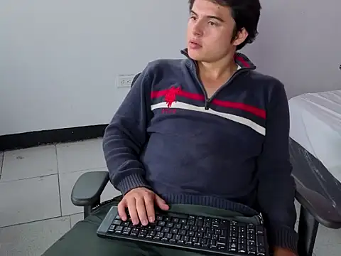 invincible200 online show from November 3, 2025, 1:58 pm