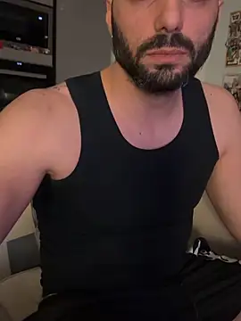 Simon-xx online show from May 1, 2026, 11:43 pm