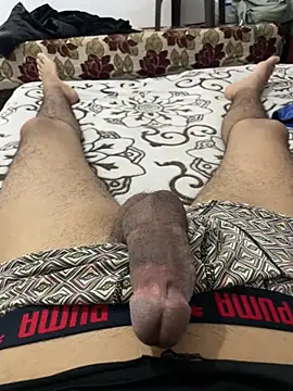 Snapshot of BbbAlilo chatting on April 12, 2026, 4:32 pm BbbAlilo online show from April 12, 2026, 4:32 pm