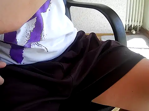 Snapshot of bodenseeejjunge chatting on September 18, 2025, 12:08 pm bodenseeejjunge online show from September 18, 2025, 12:08 pm