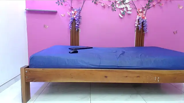 skinnybarbie022 online show from March 10, 2026, 12:25 am