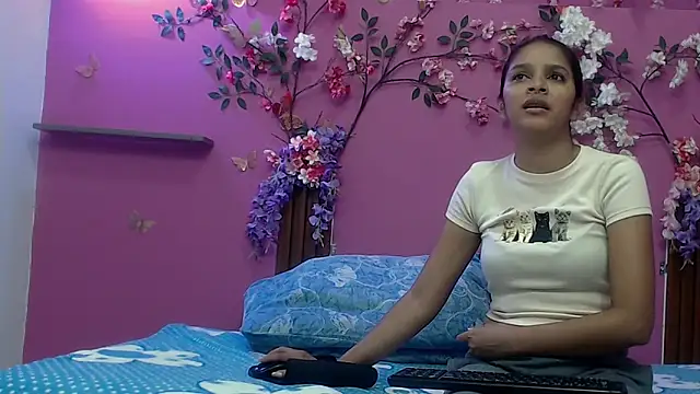 skinnybarbie022 online show from December 1, 2025, 12:11 am