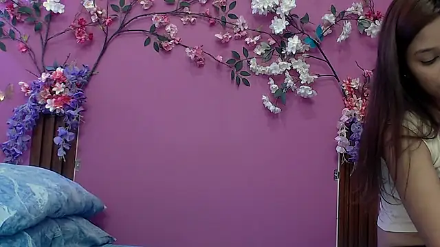 skinnybarbie022 online show from November 13, 2025, 12:47 am