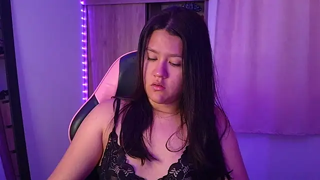 Oliviawatson1 online show from May 24, 2026, 12:16 pm