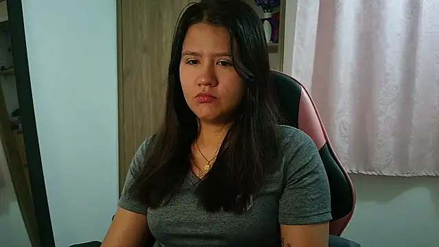 Oliviawatson1 online show from April 9, 2026, 12:11 pm