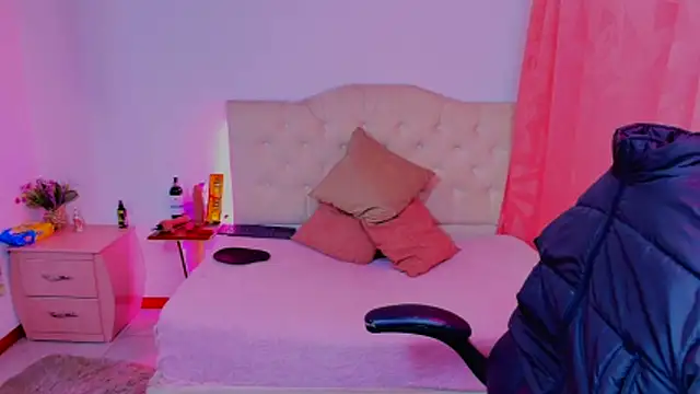 Snapshot of lailahdark chatting on November 9, 2025, 4:05 am lailahdark online show from November 9, 2025, 4:05 am