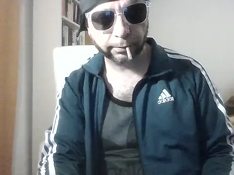 Snapshot of SmokedAlloy2 chatting on July 17, 2026, 8:50 pm SmokedAlloy2 online show from July 17, 2026, 8:50 pm