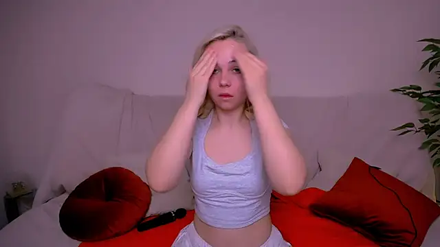 Snapshot of Charlotte_Colinss chatting on December 3, 2025, 3:07 am Charlotte Colinss online show from December 3, 2025, 3:07 am