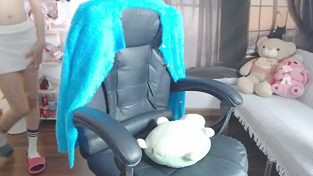 Suzie Wet Cave online show from October 23, 2025, 11:42 am