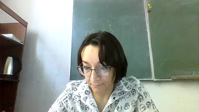 Snapshot of Moon_Janis chatting on September 11, 2025, 6:35 am Moon Janis online show from September 11, 2025, 6:35 am