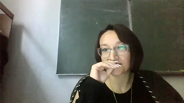 Snapshot of Moon_Janis chatting on October 2, 2025, 6:39 am Moon Janis online show from October 2, 2025, 6:39 am